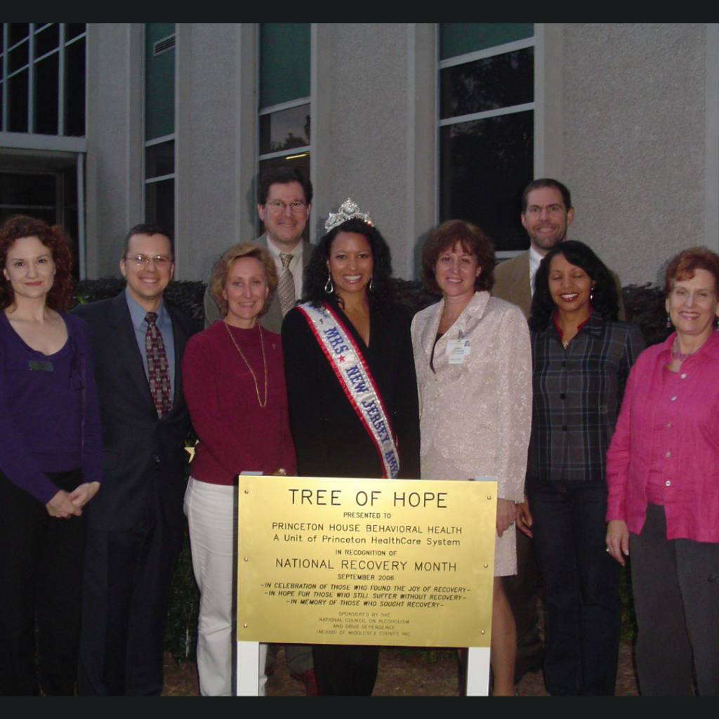 mrs new jersey 2006 attends the tree of hope ceremony